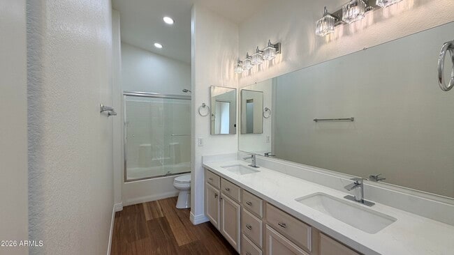 Building Photo - 3 S Laveen Pl