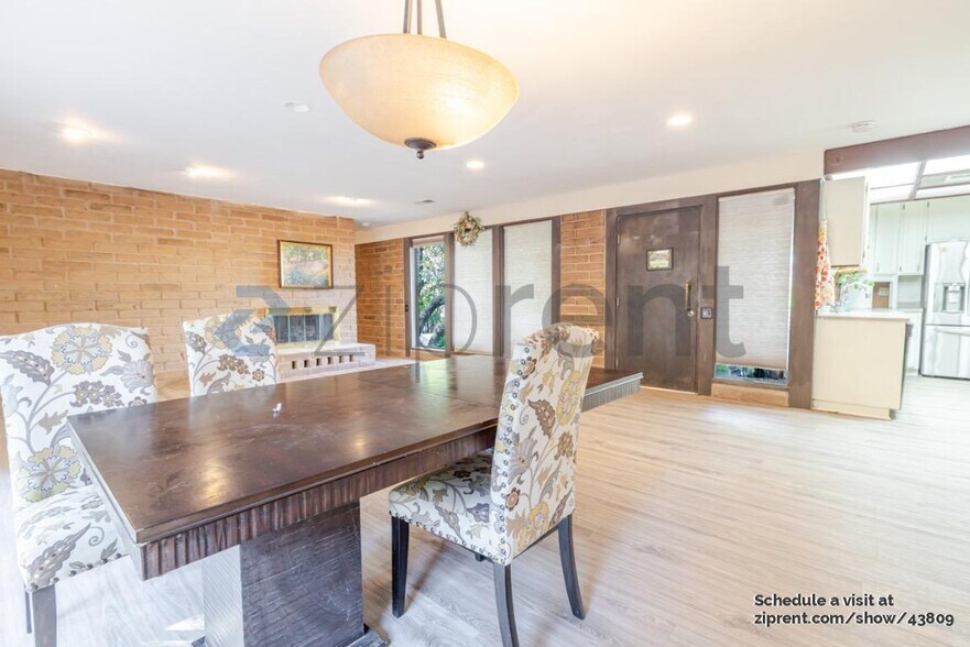 Building Photo - 3561 Castlebrook Rd