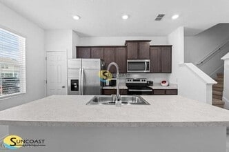 Building Photo - 8318 Zenith Cir