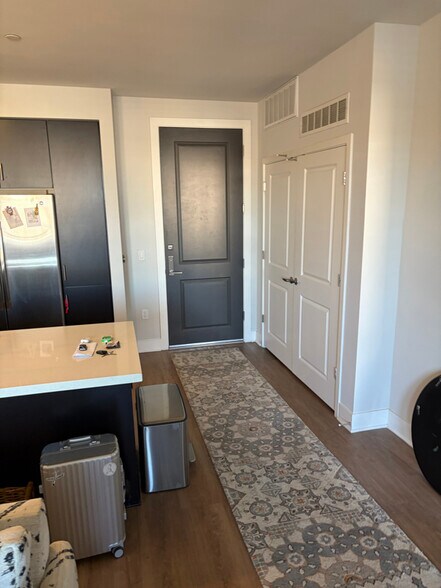 Building Photo - 330 E Roosevelt St