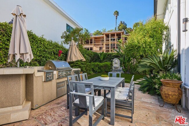 Building Photo - 2411 Mt Olympus Dr