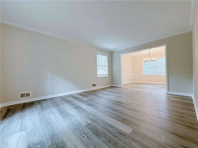 Building Photo - 2315 Hudson Dr SW