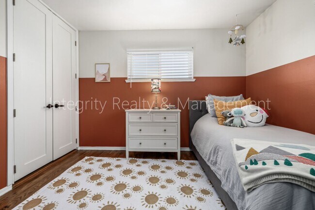 Building Photo - 3200 S Grape St
