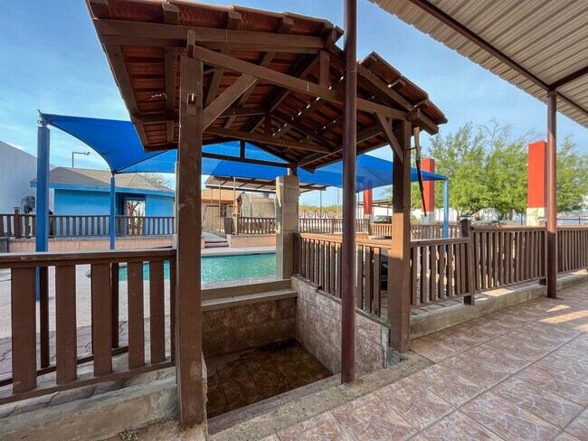 Building Photo - 105 Ranch Rd