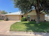Building Photo - 1810 Parkview Dr