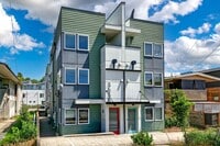 Building Photo - Stylish 2BR Townhome with Rooftop Deck & A/C Near Light Rail