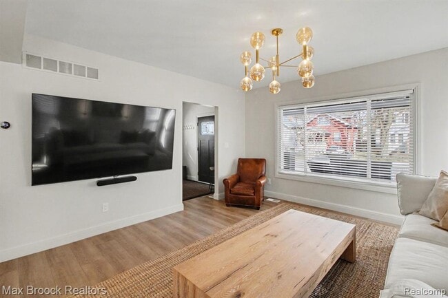 Building Photo - 314 S Laurel St