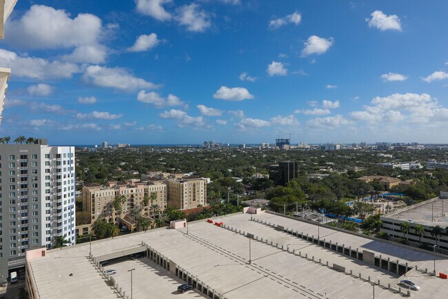 Building Photo - 511 SE 5 Ave