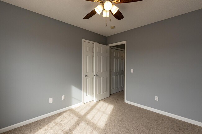 Building Photo - 204 Landmark Dr