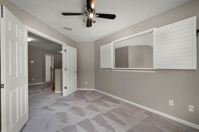 Building Photo - 4/2.5/2 Woodland Lakes Preserve Available Now