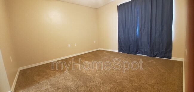 Building Photo - 2520 Trailwood Dr