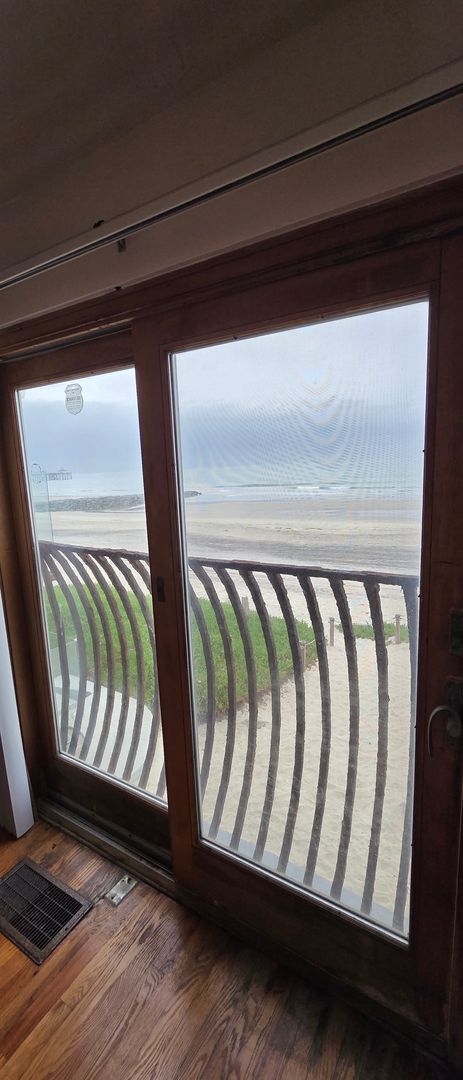 Building Photo - Beachfront 2-Bed, 2.5-Bath House w/2-Car Garage in Imperial Beach