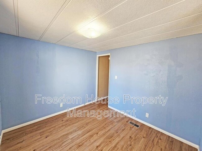 Building Photo - 80 Stanley Dr