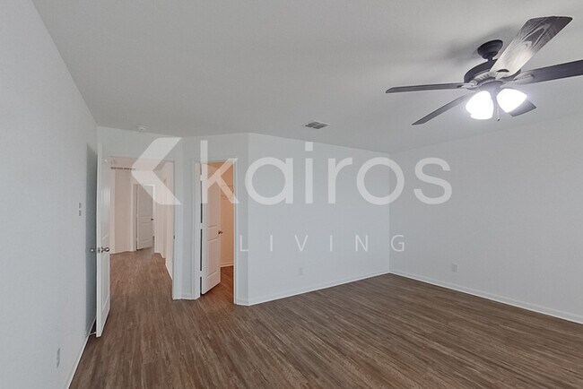 Building Photo - 914 Shady Brk