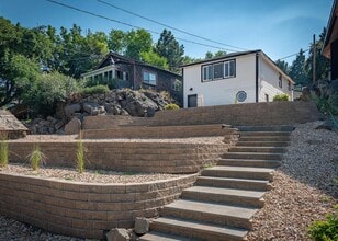 Building Photo - 266 NW Riverside Blvd