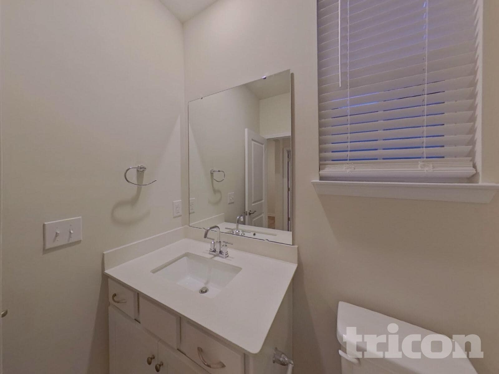 Building Photo - 1021 Bandon Dr