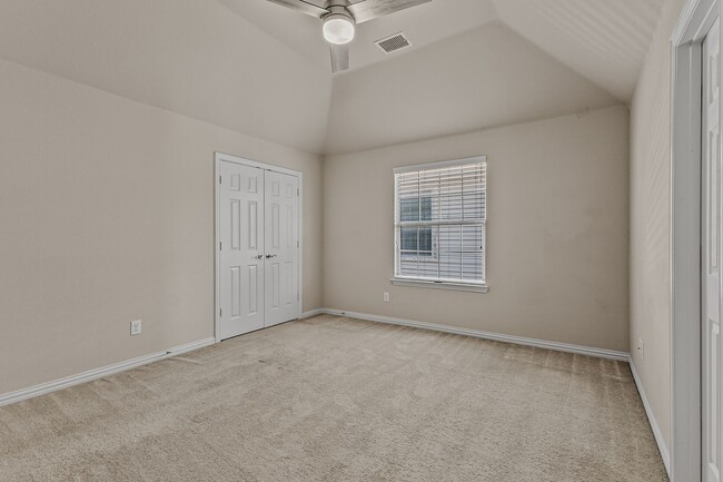 Building Photo - 14020 Sparrow Hill Dr