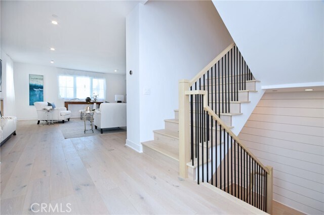 Building Photo - 4641 Cahuenga Blvd