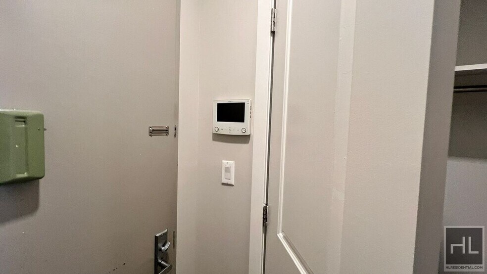 Building Photo - BERGEN STREET