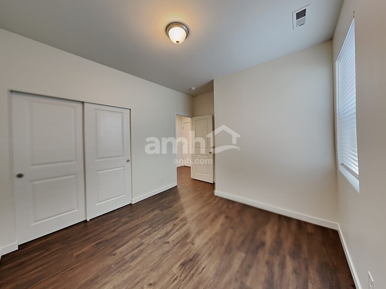 Building Photo - 19429 21st Ave Ct E