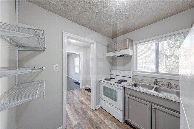 Building Photo - 3539 Prospect St