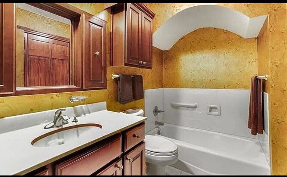 Building Photo - 5512 NW Indian Hills Ln