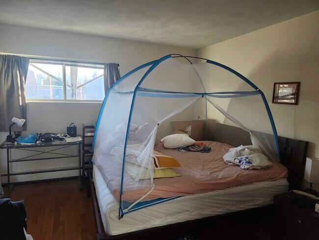 Building Photo - 1643 Cambridge St