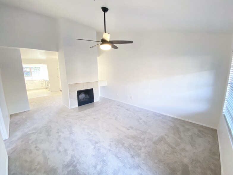 Building Photo - 5950 N 78th St