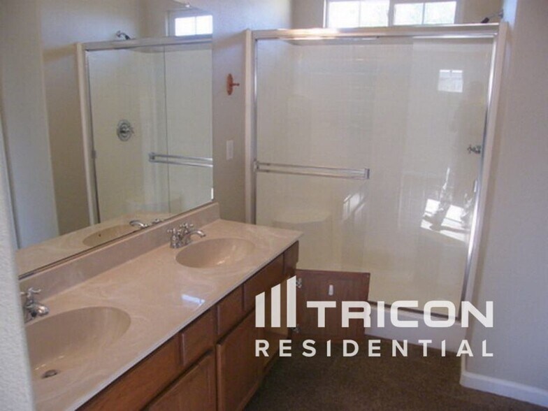 Building Photo - 2108 San Remo Dr
