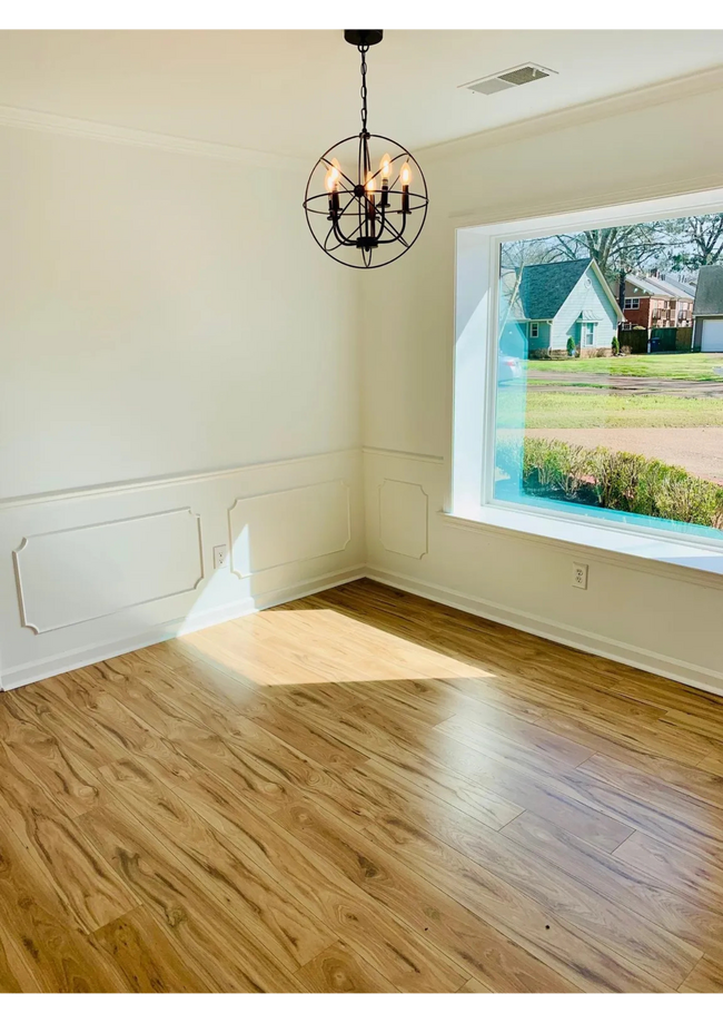 Beautiful Sun Lit Living Room - 1602 Bubbling Brook Dr