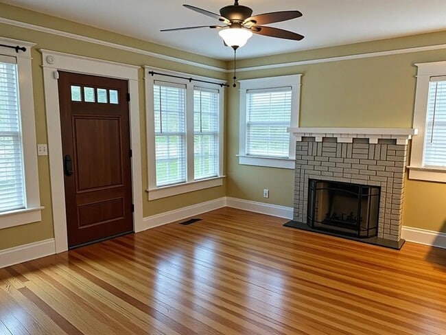 Building Photo - 807 S Fremont Ave