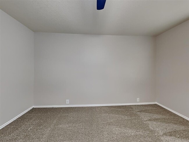 Building Photo - 6255 Gillian Park Dr