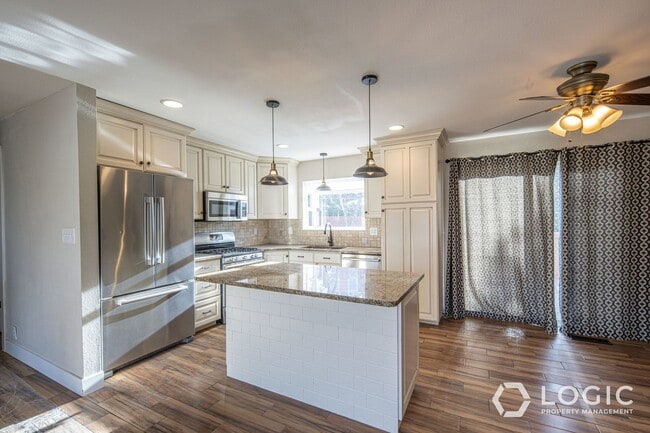 Building Photo - 1666 Paulista Wy