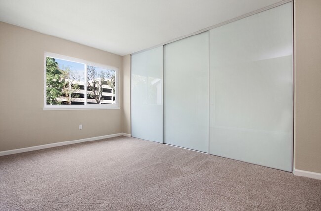 Building Photo - Renovated Townhome | Amazing South Coast Metro Costa Mesa Location