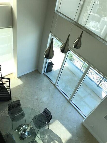 Building Photo - 60 SW 13th St