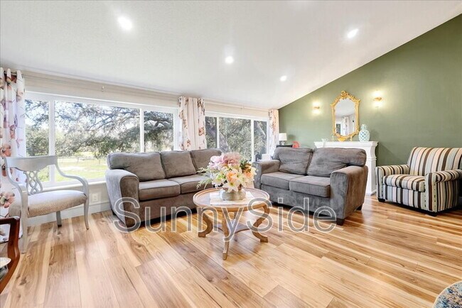 Building Photo - 42 Nottingham Way