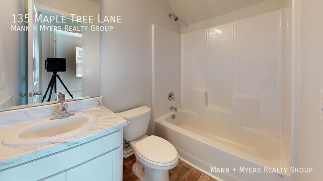 Building Photo - 135 Maple Tree Ln