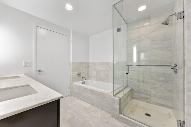 Building Photo - 2 2nd St