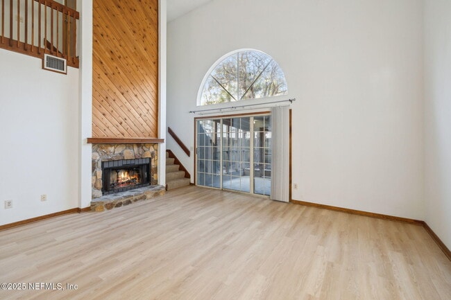 Building Photo - 1138 Fromage Cir W