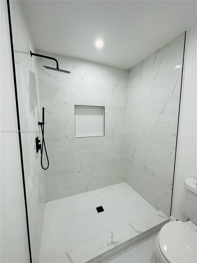 Building Photo - 2 bedroom in North Miami FL 33162