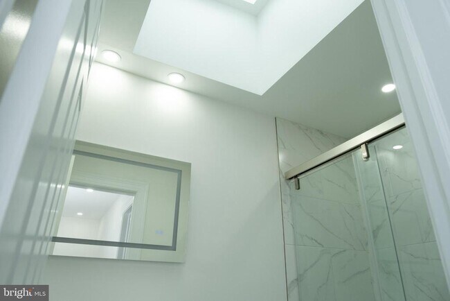 Building Photo - 216 Jefferson St NW