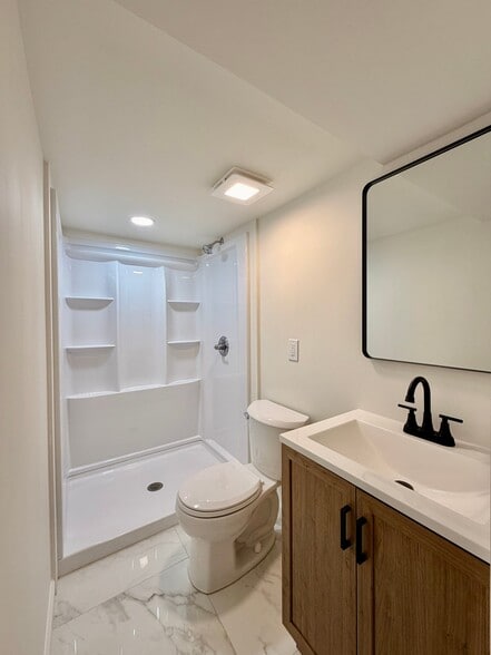 Building Photo - 512 Nassau Blvd