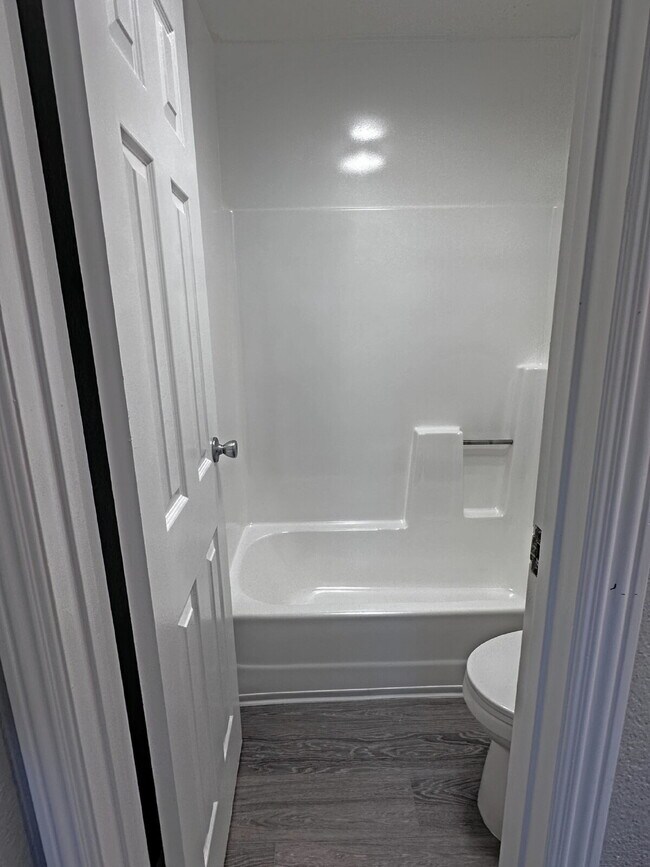 Building Photo - La Mesa Four-Plex Townhouse with Decks & G...