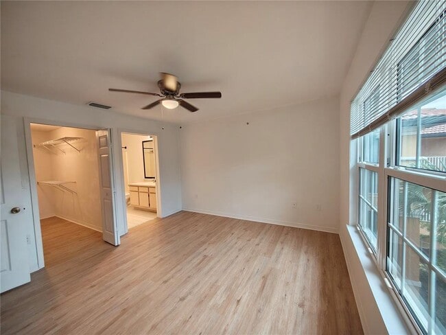 Building Photo - 5471 Vineland Rd
