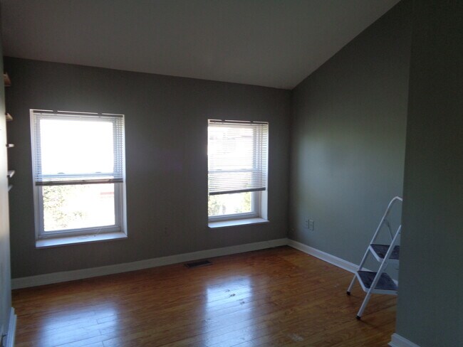 Building Photo - 2727 Hudson St