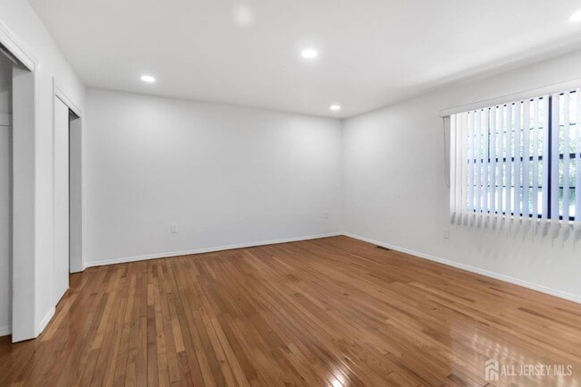 Building Photo - 115 Aspen Dr