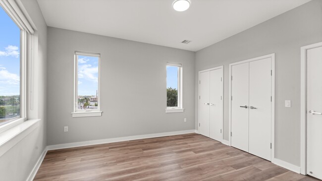 Building Photo - 475 Communipaw Ave