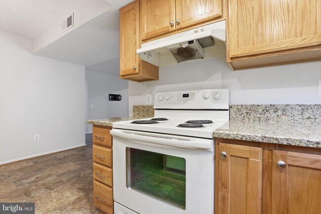 Building Photo - 119 Fort Evans Rd SE