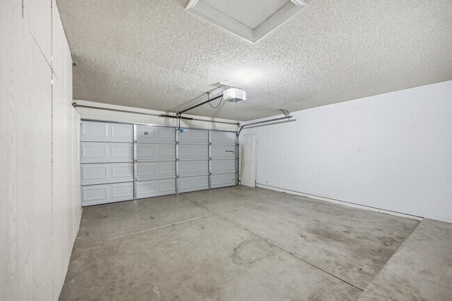 Building Photo - 5531 E Elena Ave