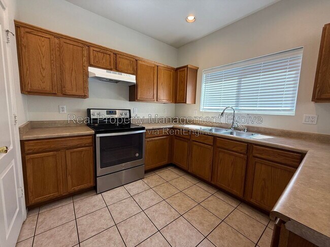 Building Photo - 9503 N 82nd Ln